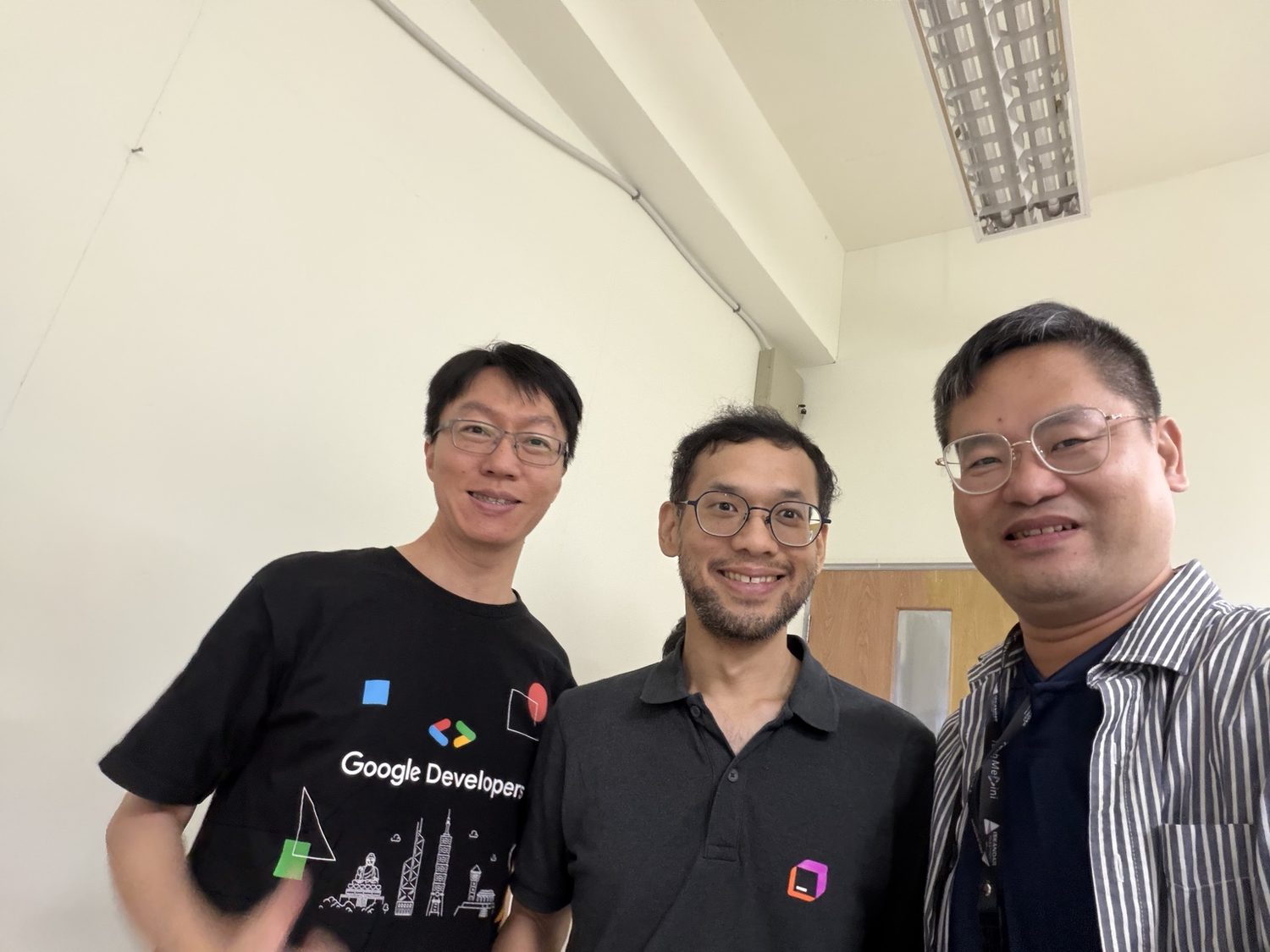 Joel Lin with Google developer community participants