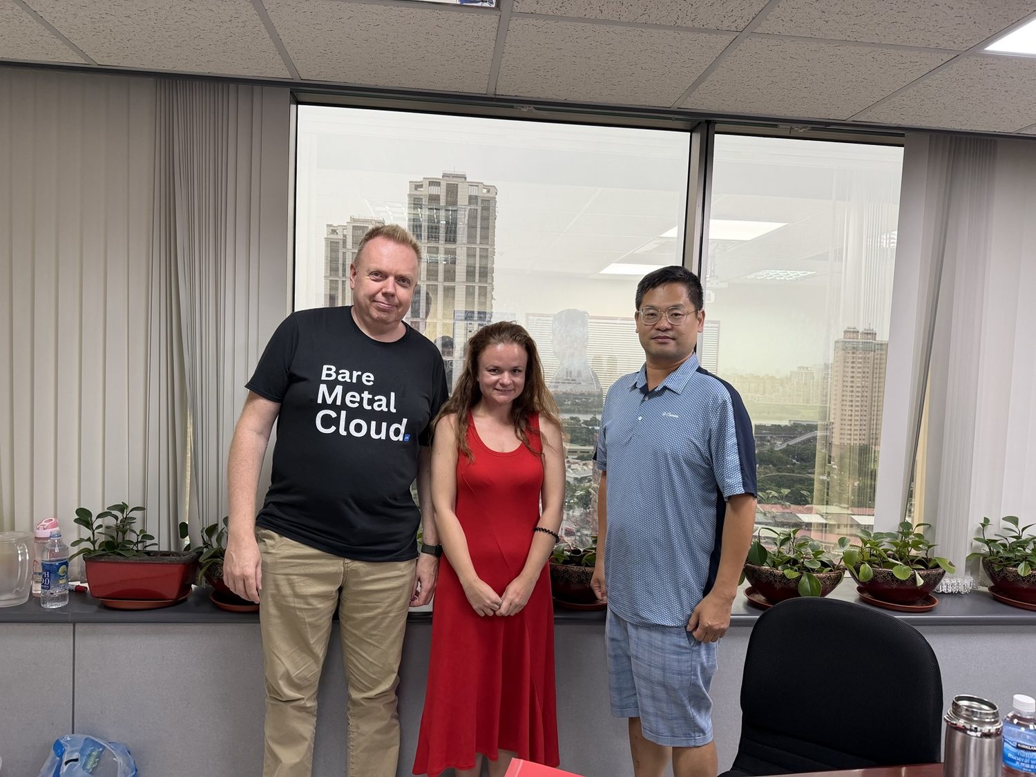 Joel Lin meeting international technology visitors